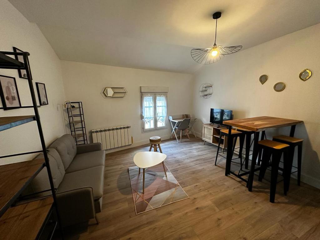 Le Petit Rempart Apartment Niort Exterior photo